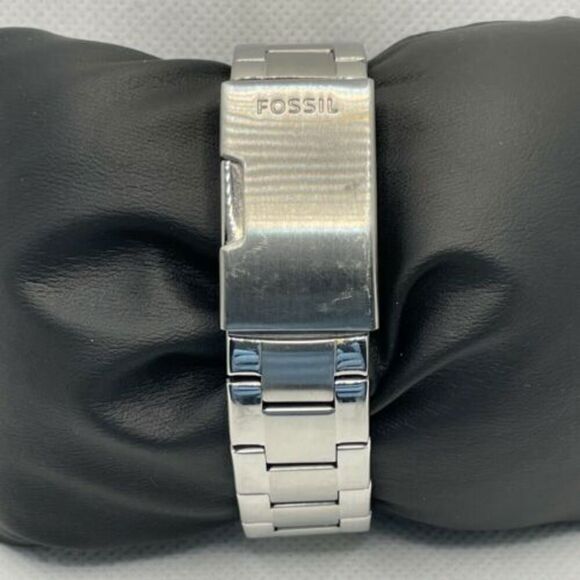 Fossil Riley ES3202 Women Silver Stainless Steel Analog Dial Quartz Watch VIA345 - Picture 4 of 9